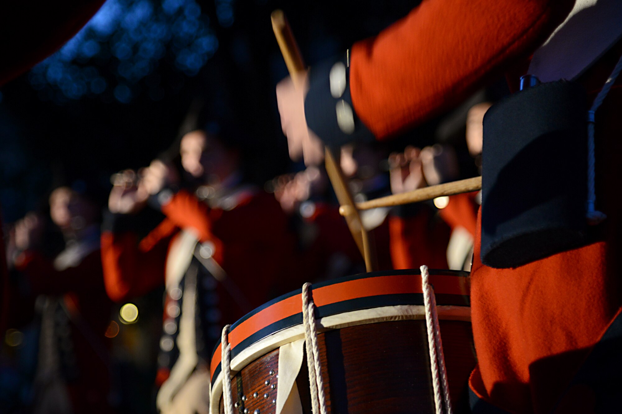 Austin Pierce, Colonial Williamsburg Fifes and Drums Corps snare section leader, performs during the Constitution Day Concert in Williamsburg, Va., Sept. 17, 2013. The Colonial Williamsburg Fife and Drum Corps performed melodies that were once used as rallying cries of America’s earliest defenders. (U.S. Air Force photo by Airman 1st Class Victoria H. Taylor/ Released)