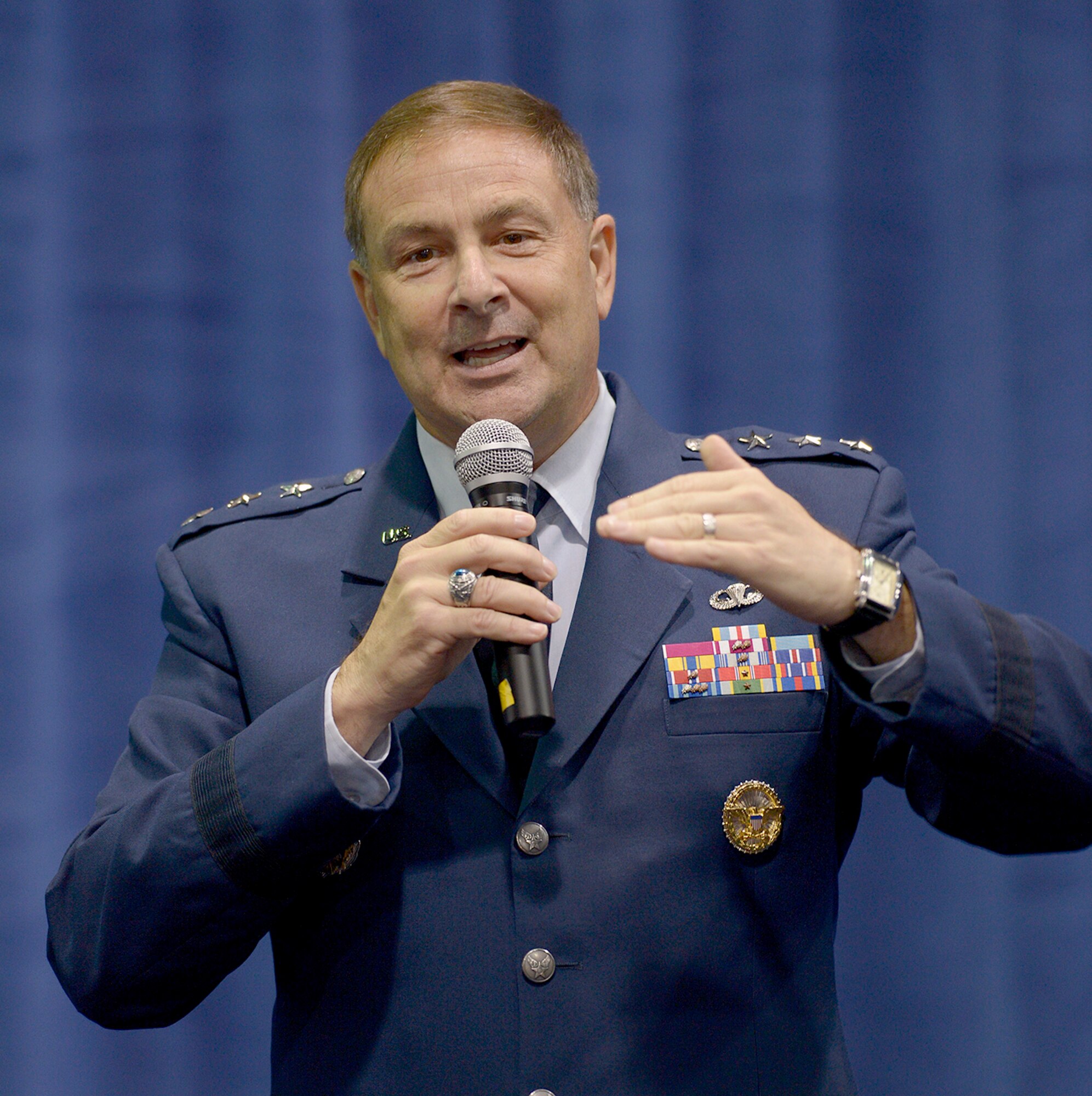 Lt. Gen. Christopher C. Bogdan leads a discussion about the requirements of the F-35 Joint Strike Fighter program at the Air Force Association’s 2013 Air & Space Technology Exposition Sept. 17, 2013, in Washington, D.C. Bogdan is the program executive officer for the F-35 Lightning II Joint Program Office in Arlington, Va.  (U.S. Air Force photo/Andy Morataya)
