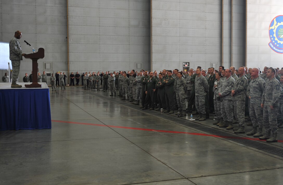 U.S. Air Force Col. Rickey Rodgers, Consolidated Unit Inspection Team chief, thanks Team Offutt for a great inspection during the CUI out briefing in the Bennie Davis Facility at Offutt Air Force Base, Neb., Sept. 20.  (U.S. Air Force photo by Jeff W. Gates/Released)
