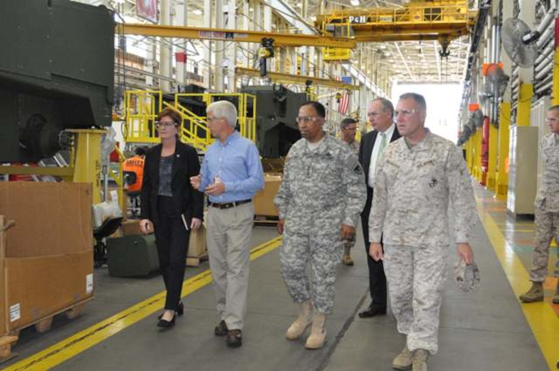 Gen. Dennis L. Via, Commander of Army Materiel Command, visits LOGCOM.