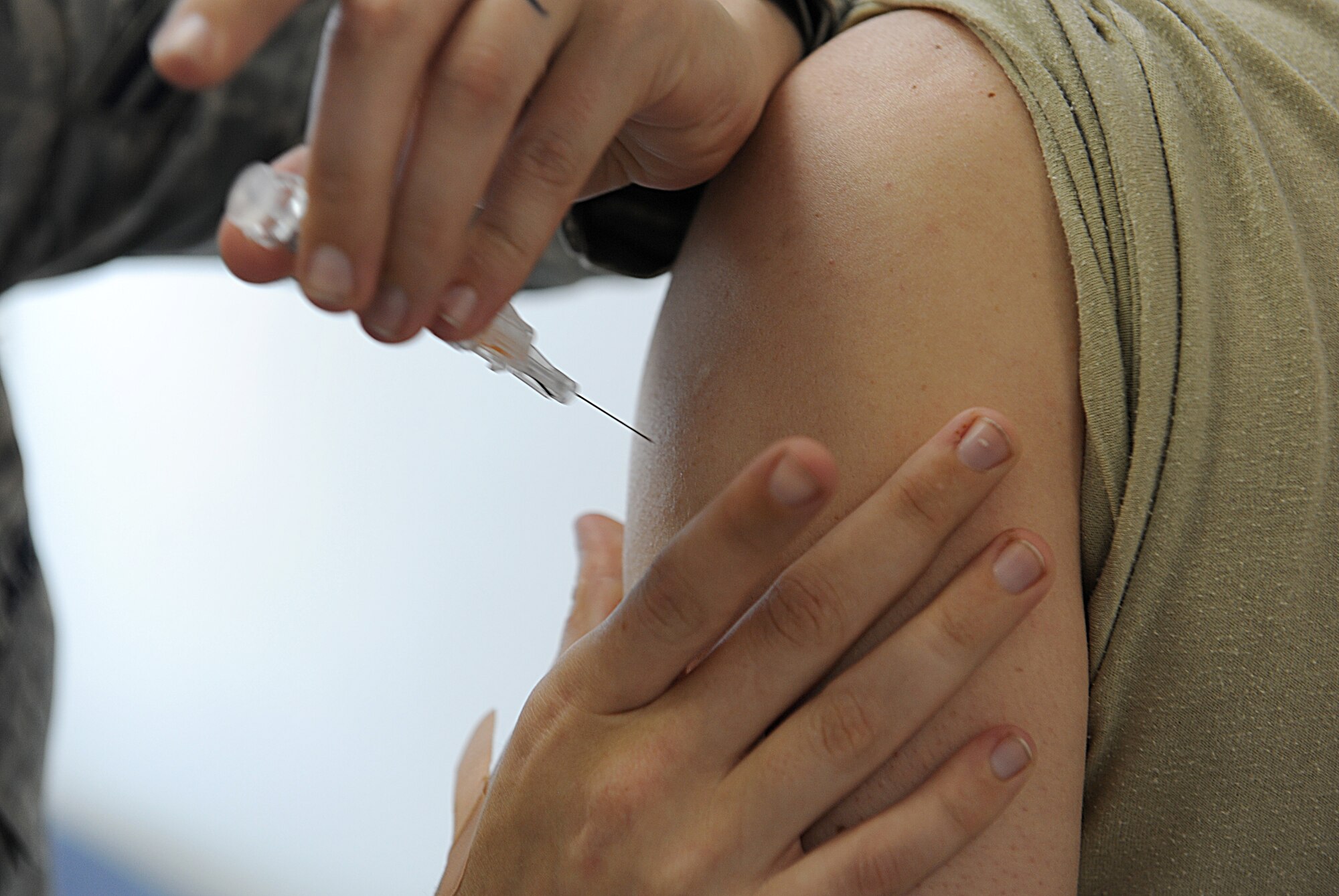 The 375th Medical Group immunization clinic is currently accepting deploying servicemembers who need to get their flu shot.  There will be a mass vaccination day for active duty, first fesponders, Reservist/Guard members on active orders, and high risk patients in the base auditorium Oct. 4 at 5 a.m. to Oct. 5 at 1 a.m.  DoD beneficiaries ages six months and up can get vaccinated at the base auditorium Oct. 18 from 7 a.m. to 7 p.m.  If you have any questions please call 256 - 2676.  (U.S. Air Force photo/Staff Sgt. Maria Bowman)