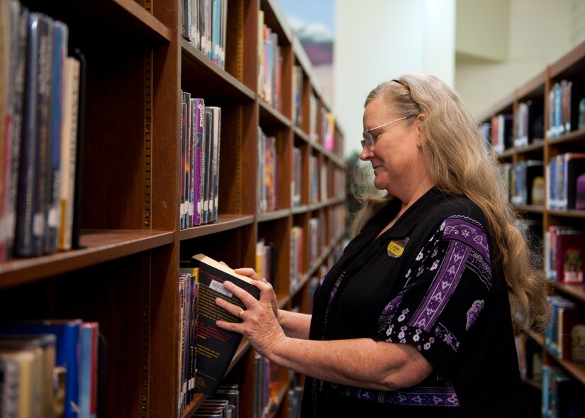 nike half zip windbreaker