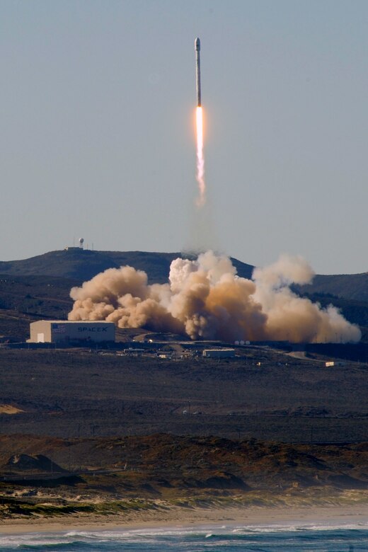 Vandenberg launches SpaceX rocket > Vandenberg Space Force ...
