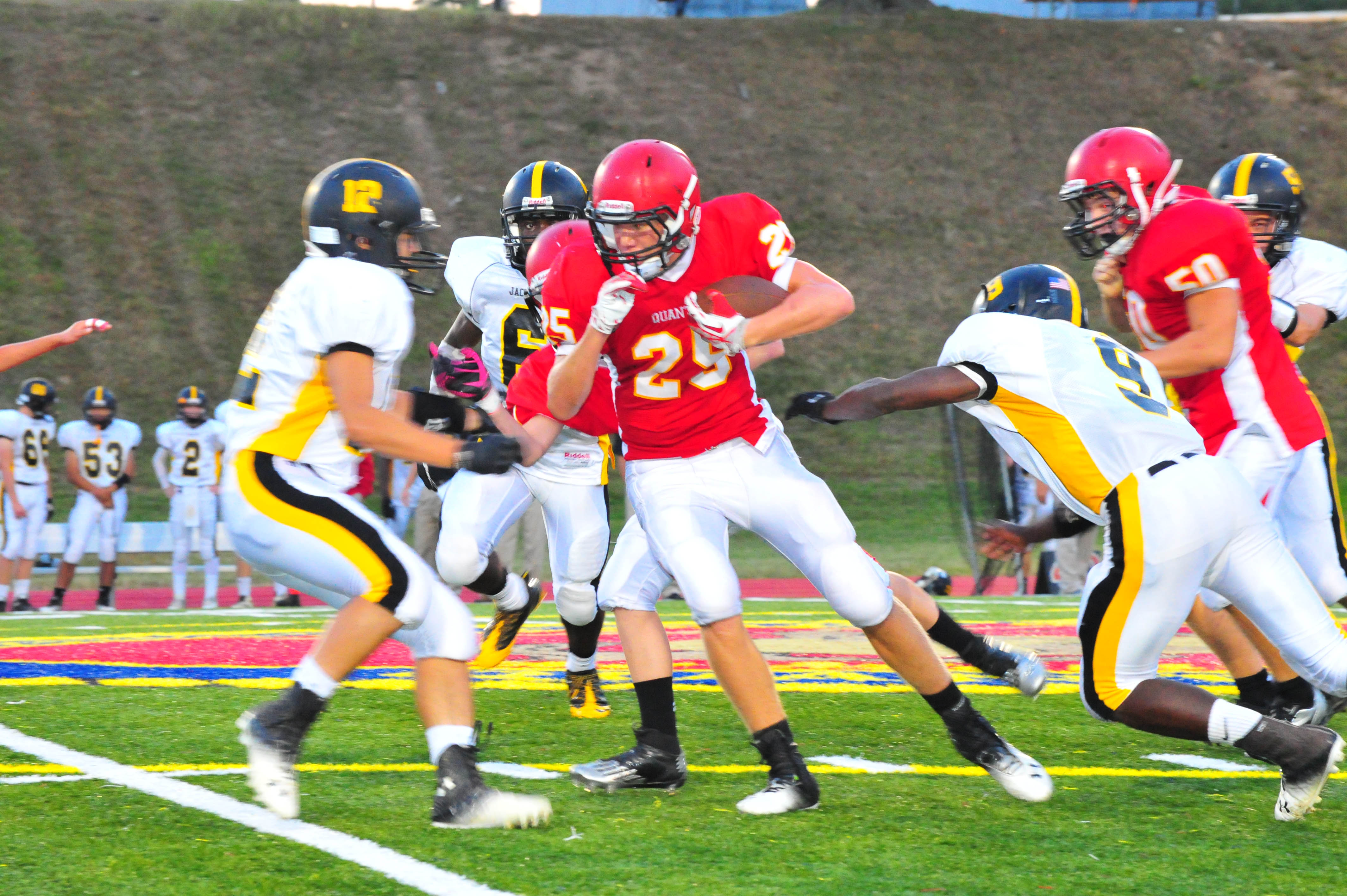 Yellowjackets Swarm Butler Stadium Stinging Football Team