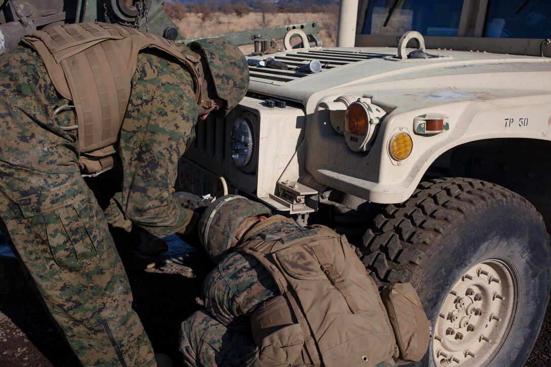 Marines battle weather, terrain to keep vehicles moving