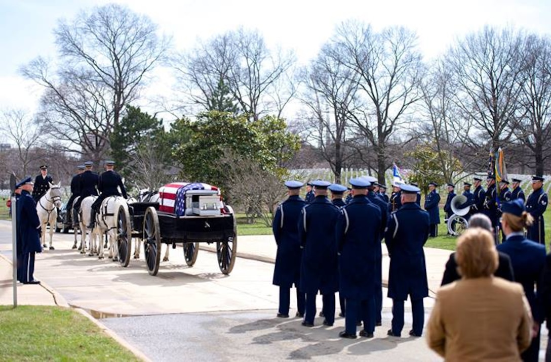 The U.S. Air Force Band pays final respects to former member Chief Master
Sgt. Elizabeth Schouten at Arlington National Cemetery. (U.S. Air Force
photo by Senior Master Sgt. Kevin Burns/released)
