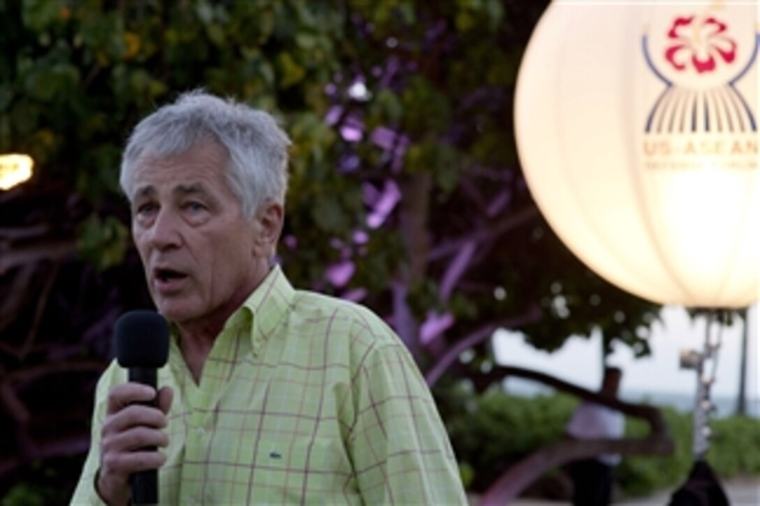 Defense Secretary Chuck Hagel makes welcoming remarks during a reception at the Association of Southeast Asian Nations defense forum in Honolulu, April 1, 2014. Hagel will host the ministerial to help develop relations in the region. 