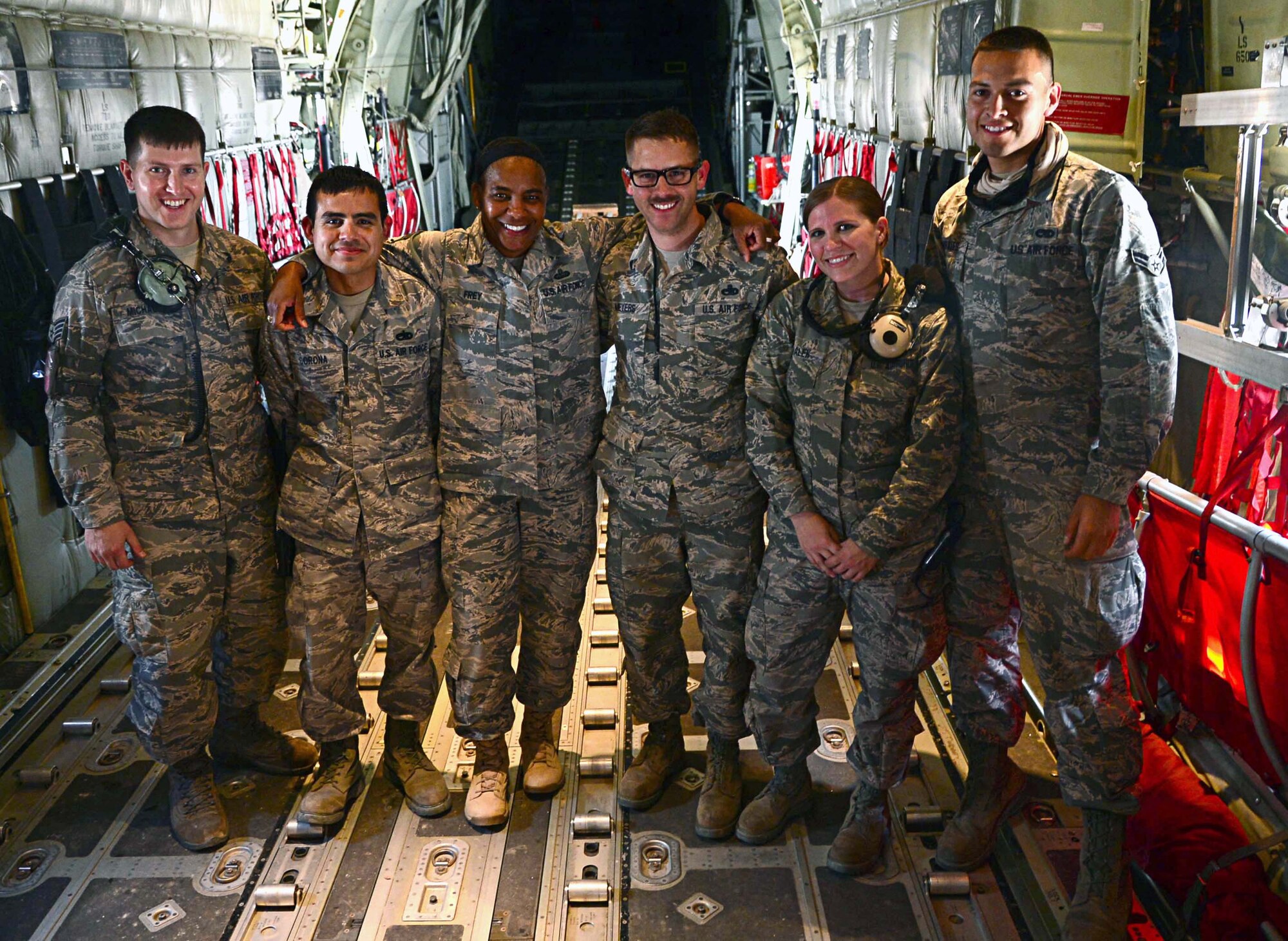 Air Forces Central Command Chief Master Sgt. Shelina Frey poses with members
from the 386th Expeditionary Aircraft Maintenance Squadron after a C-130J
Hercules chaff and flare countermeasures systems brief during her farewell tour of
the 386th Air Expeditionary Wing at an undisclosed location in Southwest
Asia. Frey met with and recognized numerous Airmen for their continuous
Service to the U.S. Air Force during Operation Enduring Freedom. (U.S. Air Force
photo by Senior Airman Desiree W. Moye)
