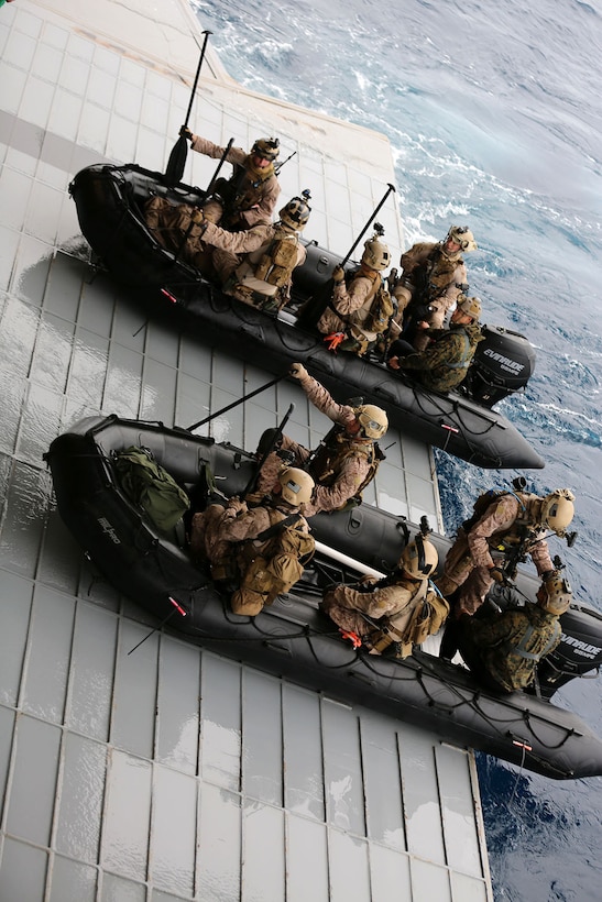 11th MEU raid force conducts VBSS