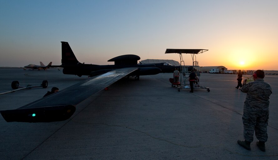 Members of the 380th Expeditionary Aircraft Maintenance Squadron’s Dragon Aircraft Maintenance Unit prepare for the arrival of a U-2 Dragon Lady at an undisclosed location in Southwest Asia, March 6, 2014. (U.S. Air Force photo by Staff Sgt. Michael Means/Released)