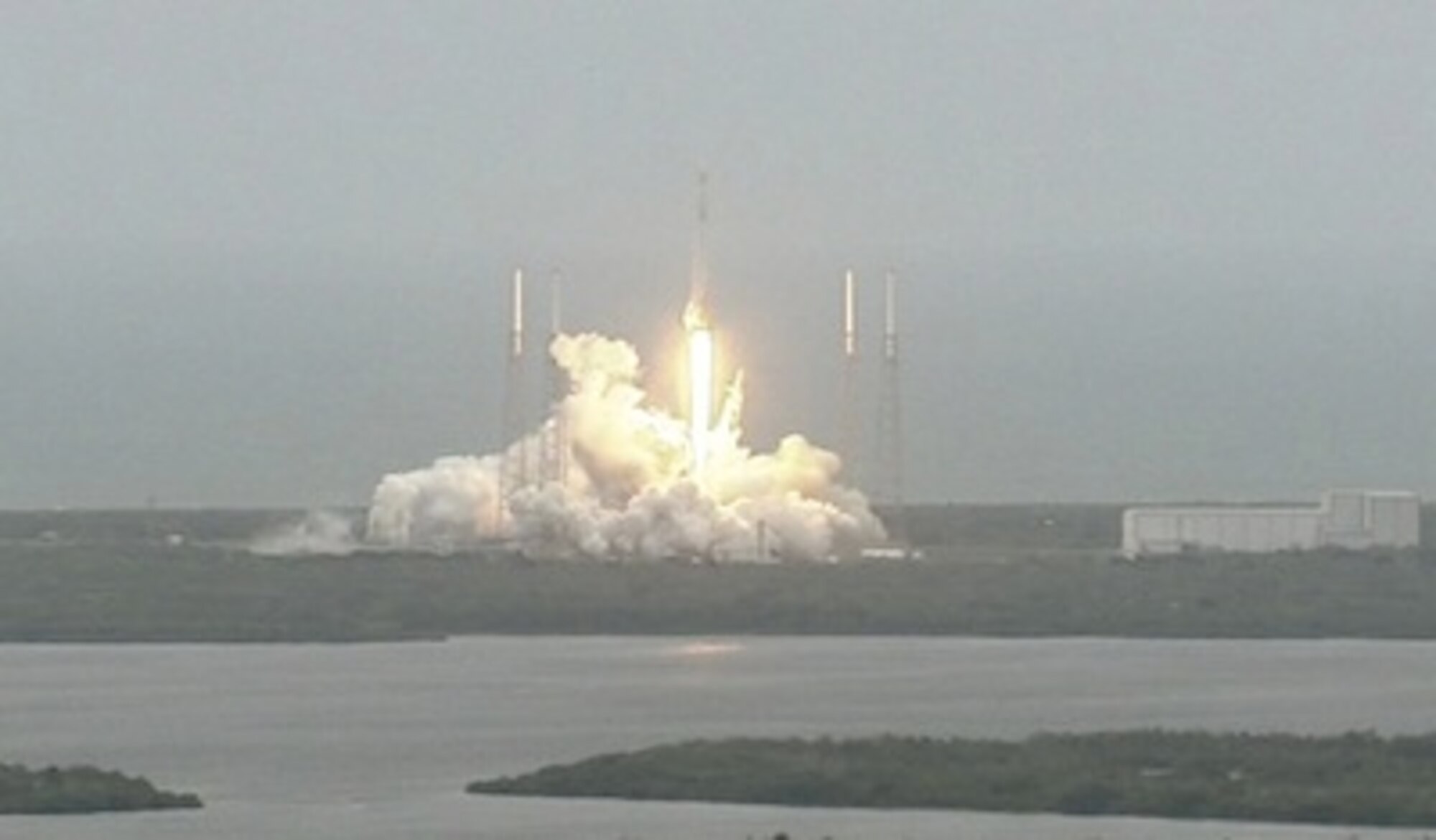The SpaceX Falcon 9 rocket successfully launched from Cape Canaveral Air Force Station, Fla. at 3:25 p.m. April 18, 2014. Over the next three days the final stage will undergo a series of carefully choreographed burns which will allow the Dragon (CRS-3) capsule to reach the International Space Station Easter Sunday. (Courtesy photo/Stephen Clark/SpaceflightNow) 