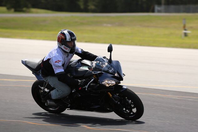 Marines improve motorcycle skills, increase safety > Marine Corps Air