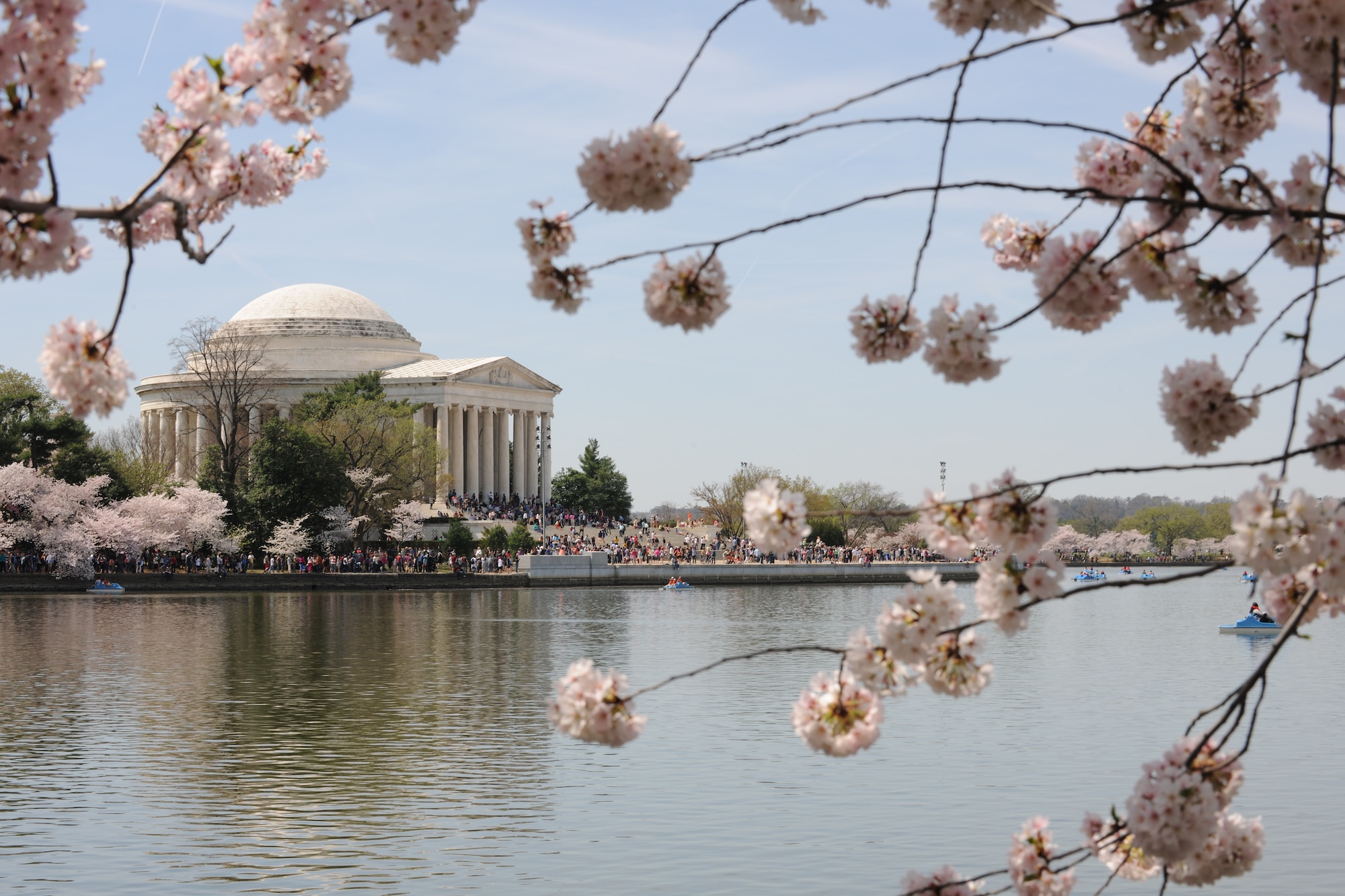 Crowds gather at the base of the Jefferson Memorial, April 12, to watch the 2014 Joint Service Drill Exhibition in Washington D.C. (U.S. Air Force Photo/Staff Sgt. Robert Cloys)