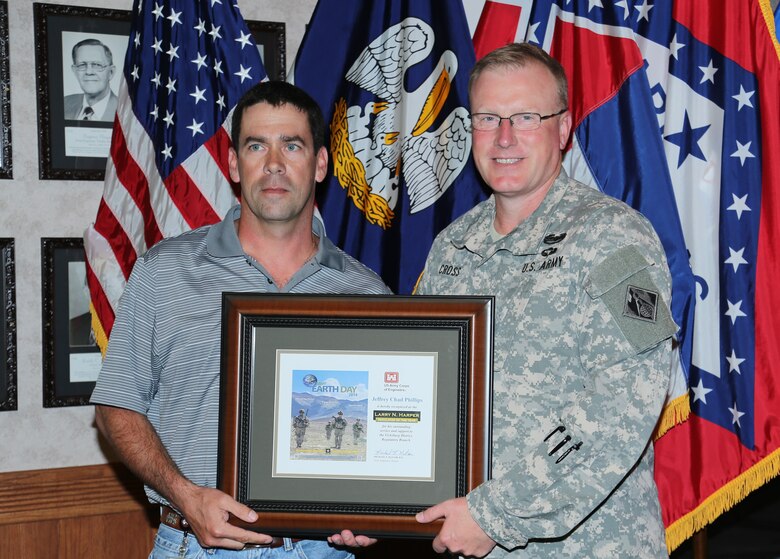 Vicksburg, Miss……The U.S. Army Corps of Engineers, Vicksburg District, has awarded Jeffrey (Chad) Phillips the 2014 “Larry N. Harper Regulator of the Year Award”. Phillips was nominated by his peers as this year’s award recipient. The District presents this award for work in caring for our nation’s wetlands each year on Earth Day.