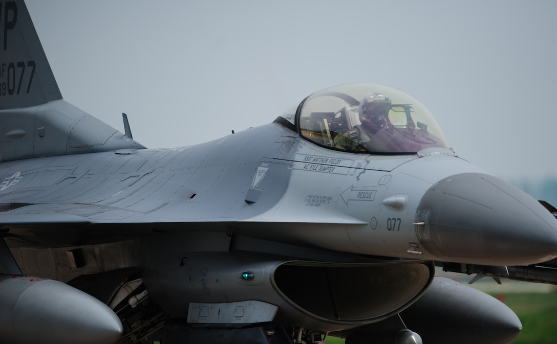 An 80th Fighter Squadron F-16 Fighting Falcon taxis to the runway to perform in a training scenario during the 12th Max Thunder at Gwangju Air Base, Republic of Korea, April 22, 2014. The two-week exercise is the air component-led portion of Exercise Foal Eagle and trains both ROK and U.S. Airmen on aerial training. (U.S. Air Force photo by Senior Airman Armando A. Schwier-Morales/Released)