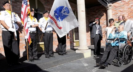 Retired 1st Lt. Justo Dumlao (seated at right) salutes the U.S. flag as it is presented by a Veterans of Foreign Wars color guard in front of the Old San Francisco Steakhouse April 11. Family and friends gathered to celebrate Dumlao’s life as he approaches his 100th birthday in July. A World War II veteran who served alongside members of the Sixth U.S. Army, now designated as U.S. Army South, Dumlao is a native of the Philippines who survived the Bataan Death March, served in WWII as a Philippine Scout and participated in the Great Raid. Following WWII, he became a U.S. citizen and served in the U.S. Army during the
Korean War and eventually attained the rank of master sergeant and received a field promotion to lieutenant.
Photos by Robert R. Ramon