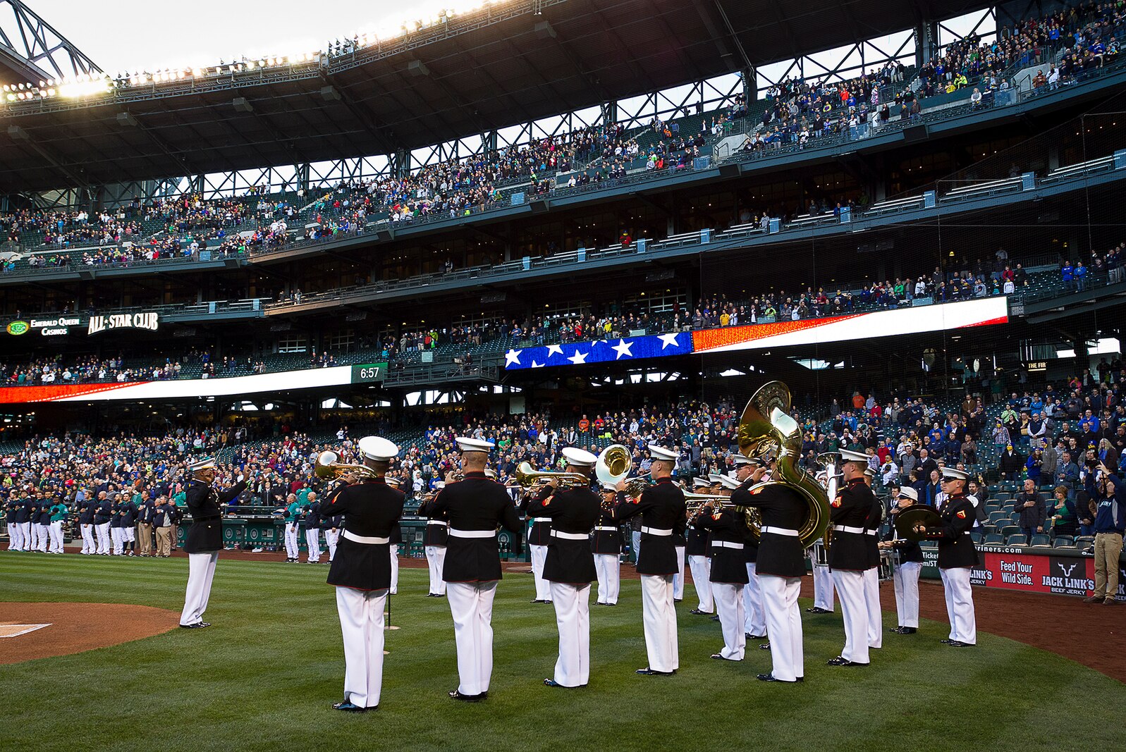 1st Marine Division Band performs National Anthem at Seattle Mariners baseball game