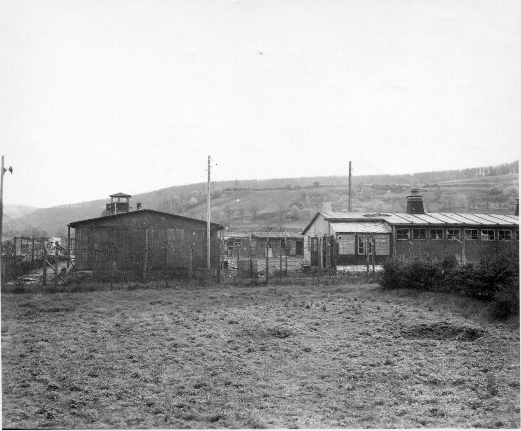 Unidentified prison compound adjacent to the 371FG’s living area which was approximately 2.5 miles away from Fürth/Industriehafen Airfield (R-30).  (Courtesy Ms. Nancy Beaumier, daughter of 371FG veteran Sgt. Tom Boliaris)