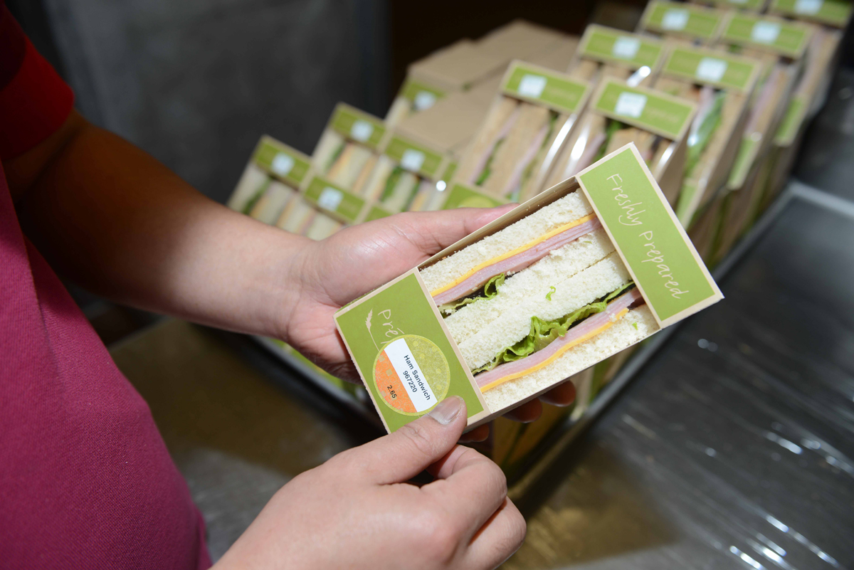 DFAC prepares sustenance for JBER service members