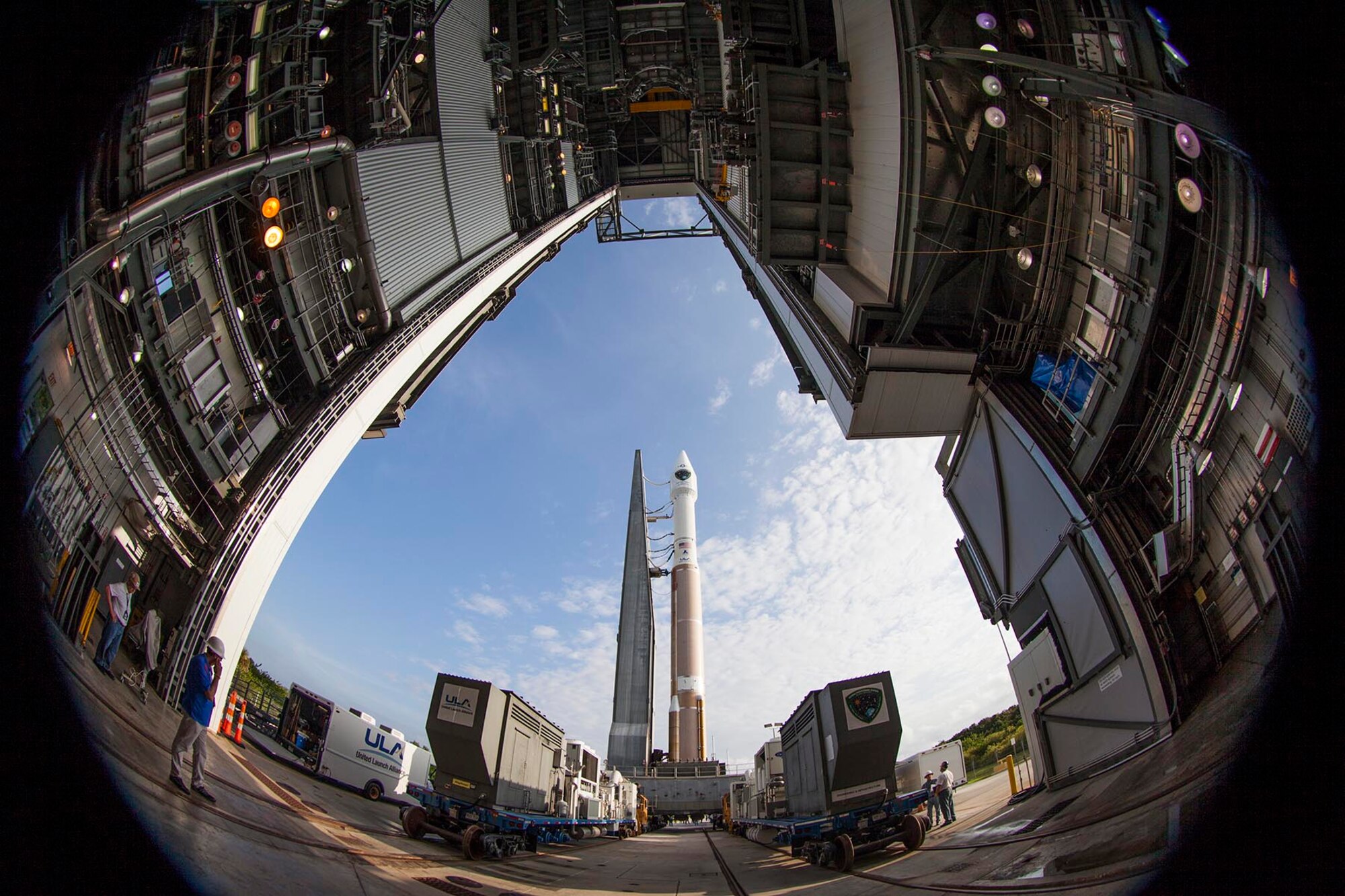 An ULA Atlas V rolls out to Space Launch Complex-41 with GPSIIF-7 aboard.  (Photo courtesy of United Launch Alliance)