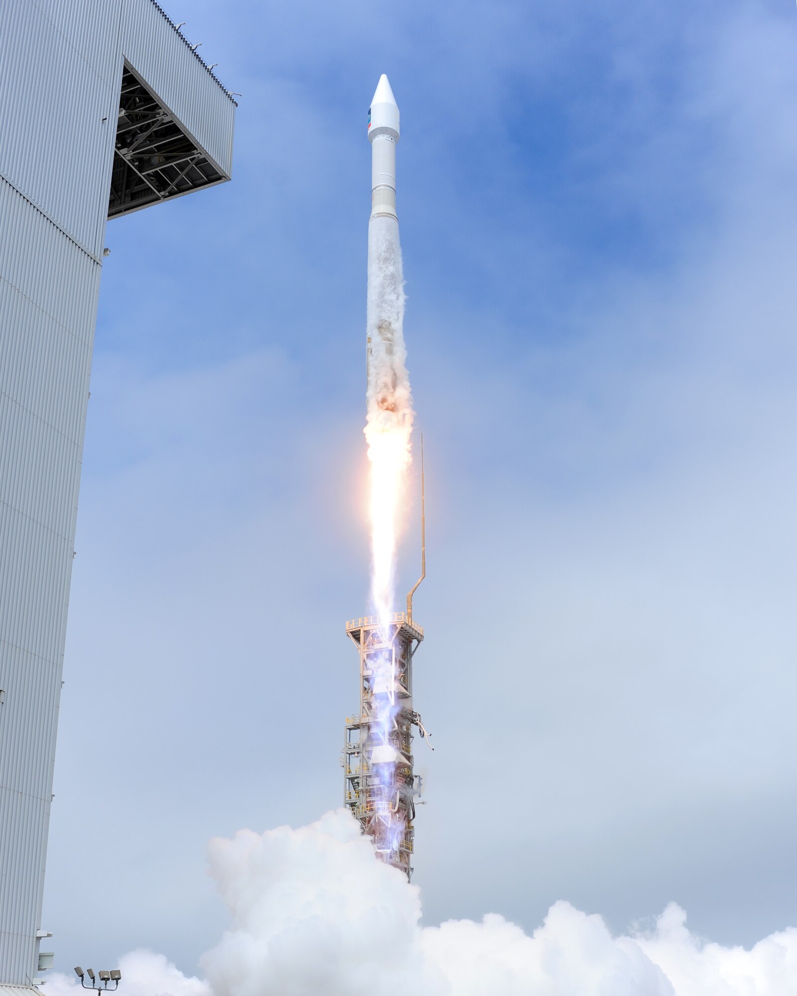 A United Launch Alliance Atlas V rocket carrying a DigitalGlobe WorldView-3 satellite successfully launches from Space Launch Complex-3 at Vandenberg Air Force Base, Aug. 13th, 2014, at 11:30 a.m. PDT. (U.S. Air Force Photo by Joe Davila/Released)
