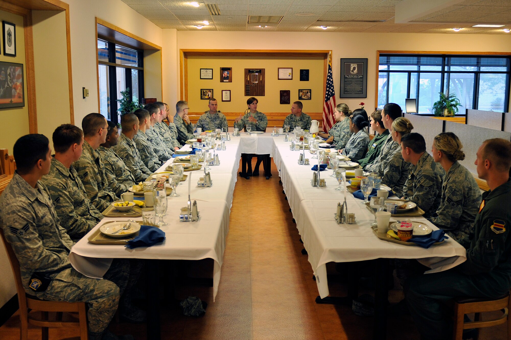 U.S. Air Force Lt. Gen. Lori J. Robinson, vice commander of Air Combat Command, speaks with Airmen during a breakfast at the King Dining Facility during her visit to Offutt Air Force Base, Neb., Aug. 8. Robinson spent time with Team Offutt’s Airmen to learn about their missions and concerns during an in-depth tour. (U.S. Air Force photo by Jeff W. Gates/Released)