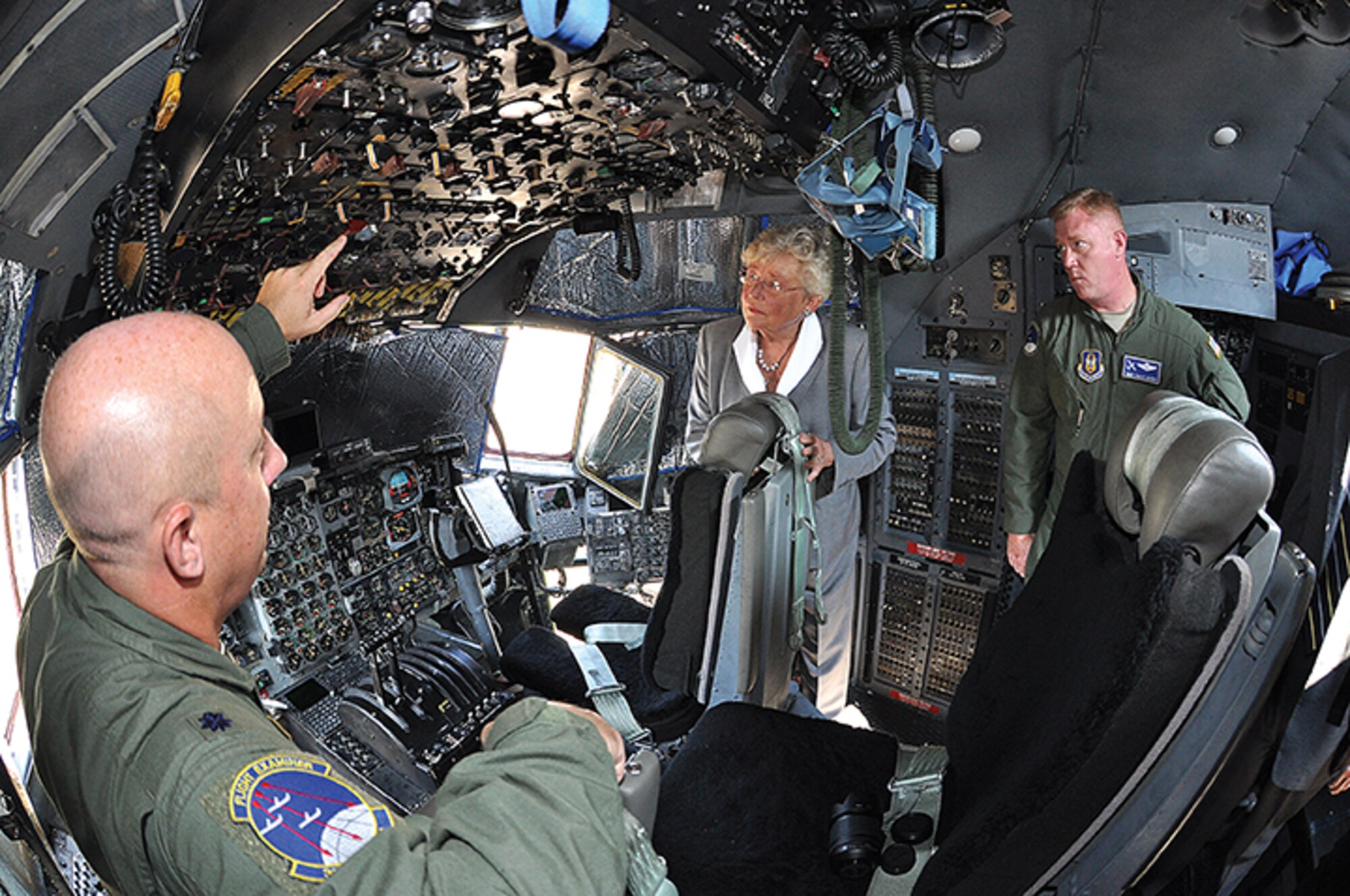 Alabama Lt. Gov. Ivey gets a tour of the flight deck of a C-130 from Lt. Col. Steve Catchings, left, and Senior Master Sgt. Adam Childers. (Photo by Master Sgt. Eric Sharman)
