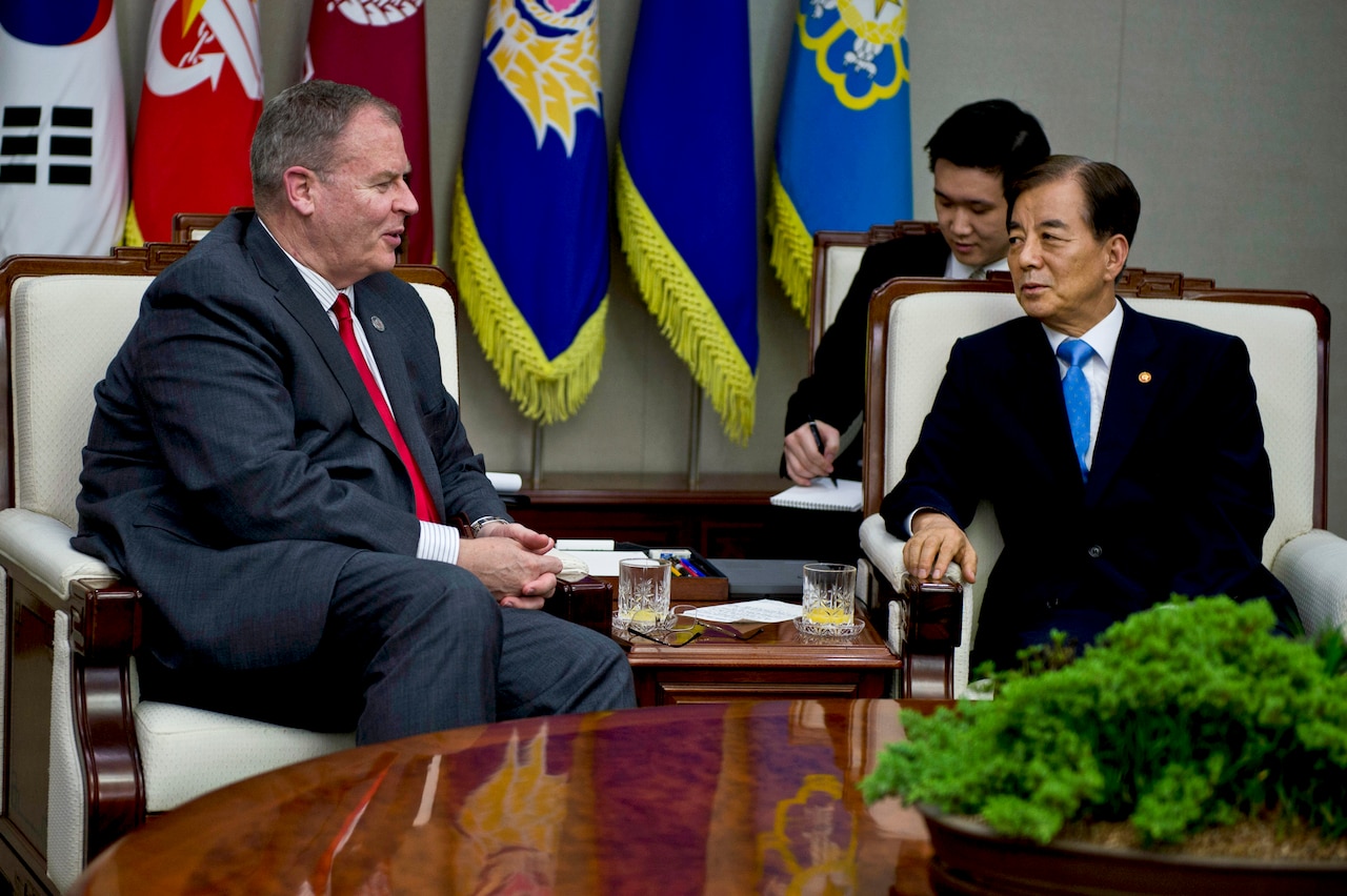 U.S. Deputy Defense Secretary Bob Work, left, meets with South Korea's Defense Minister Han Min-koo during a meeting at the Minister of Defense Building in Seoul, Aug. 20, 2014, during the deputy defense secretary's trip to the Asia-Pacific region. DoD photo by U.S. Air Force Master Sgt. Adrian Cadiz