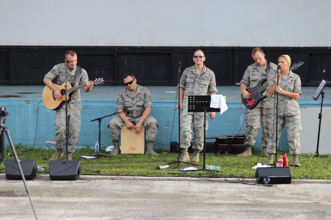 Kwajalein Atoll,The Marshall Islands--  "Small Kine" performed on Kwajalein Atoll, Aug. 17, 2014. (A.F. Photo by TSgt Michael Smith/released)