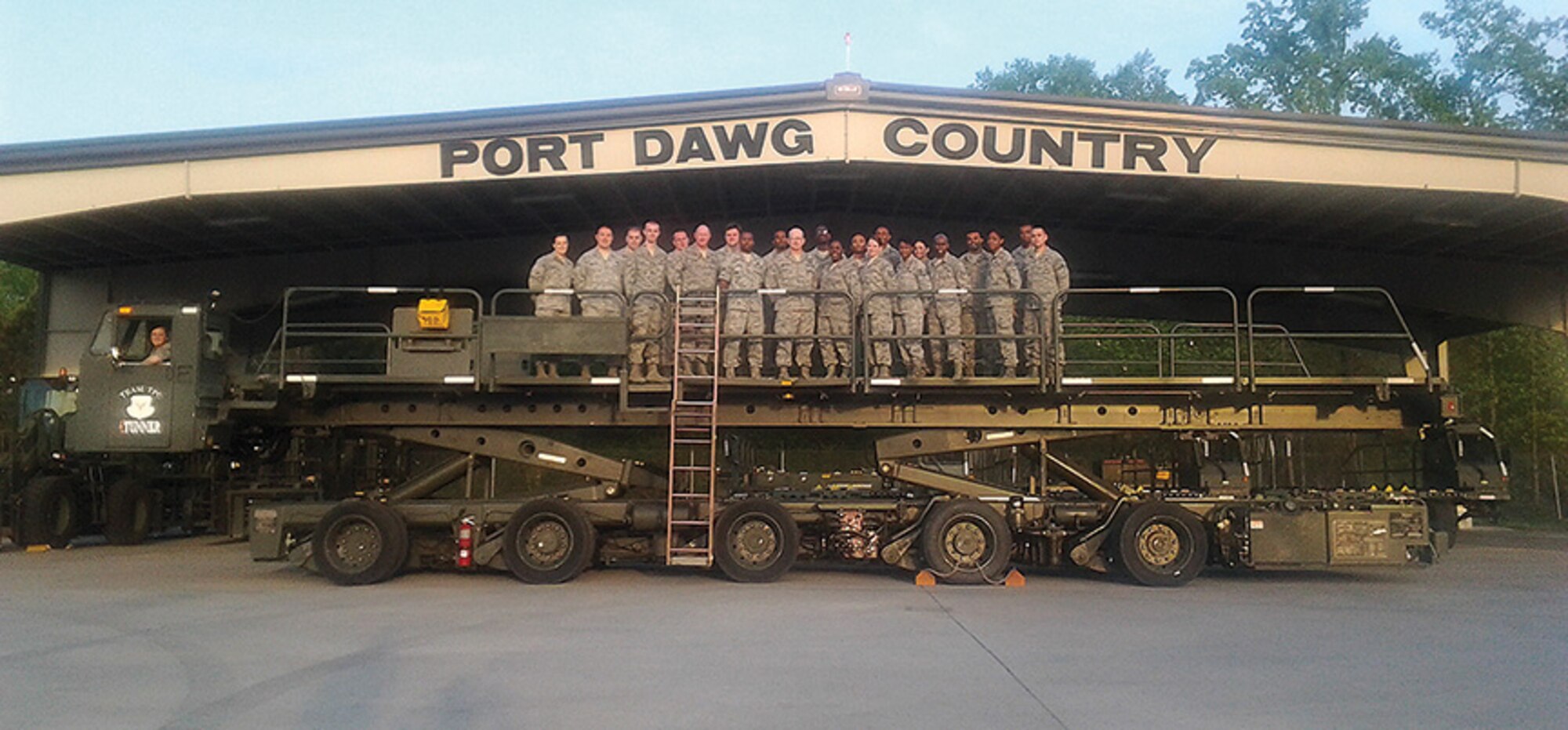 Airlift ‘dawgs’ train at Dobbins > 908th Airlift Wing > Article Display