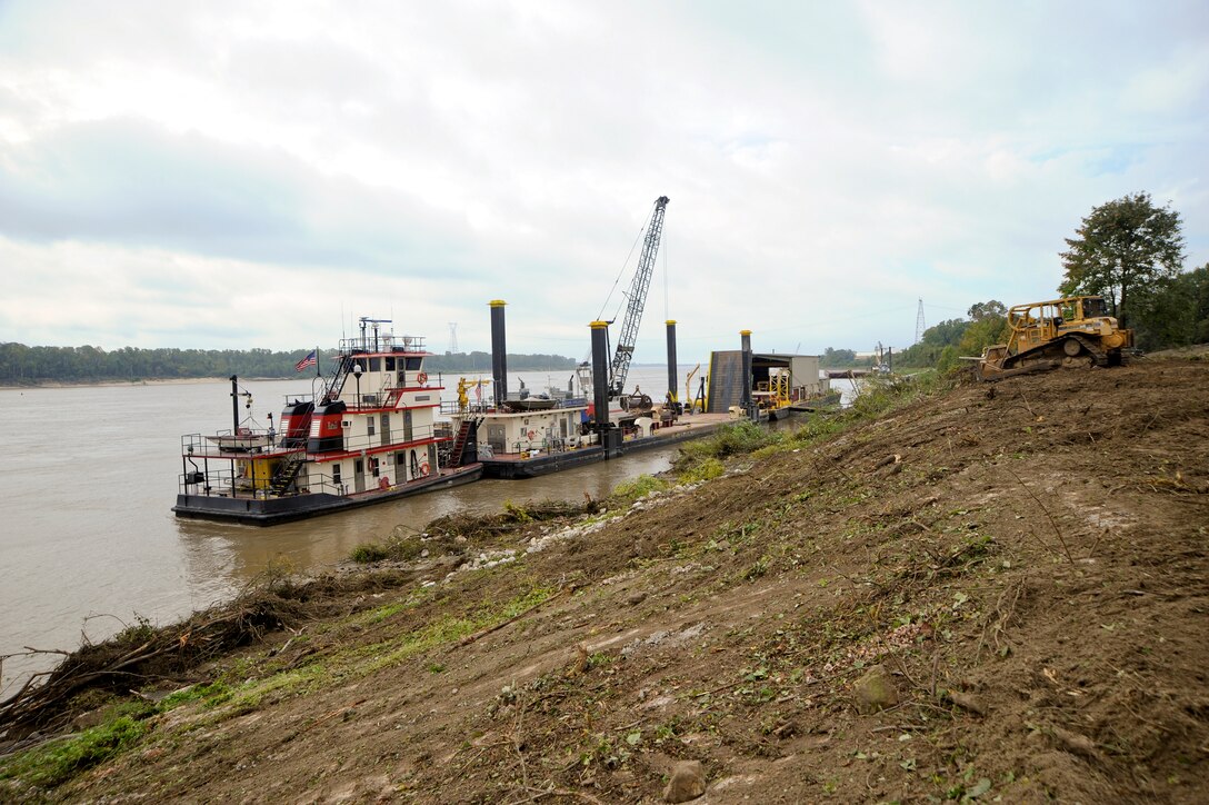 The Motor Vessel Goodwin tends the Clearing & Snagging Unit at Bauxippi-Wyanoke revetment site near West Memphis. (USACE Photo/Brenda Beasley)