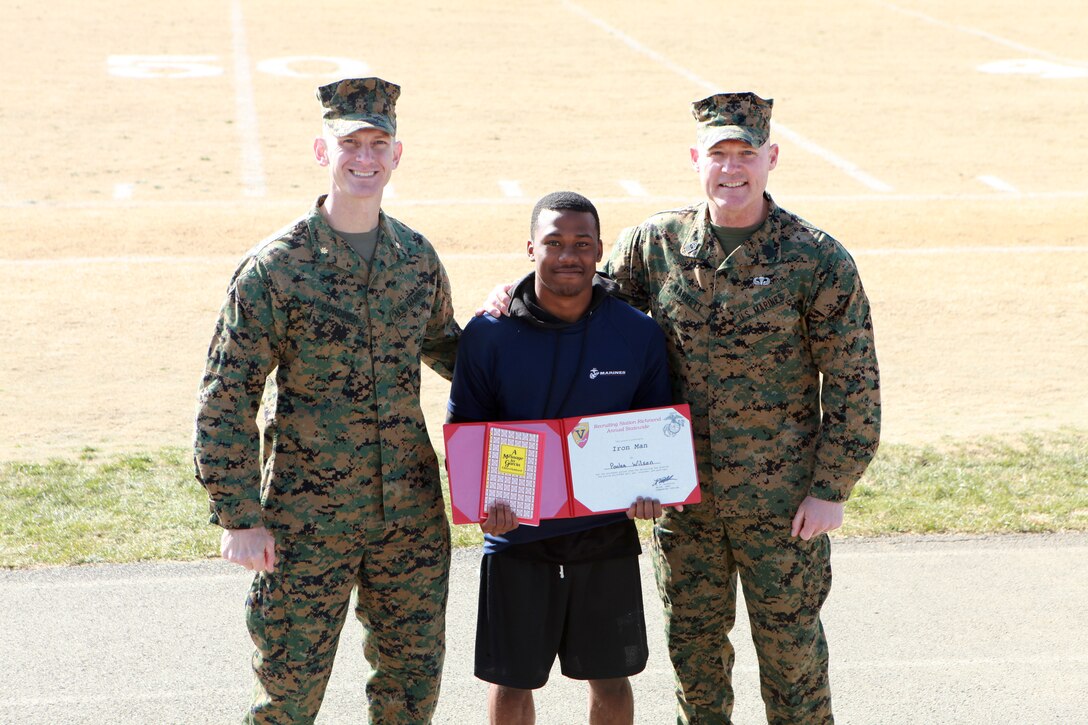 Sgt. Maj. Micheal P. Barrett, the 17th Sergeant Major of the Marine Corps, attends a Recruiting Station Richmond pool function involving a field meet and cake cutting ceremony celebrating the Marine Corps’ 239th birthday in Roanoke, Va., Nov. 22, 2014. (U.S. Marine Corps photo by Sgt. Marionne T. Mangrum)