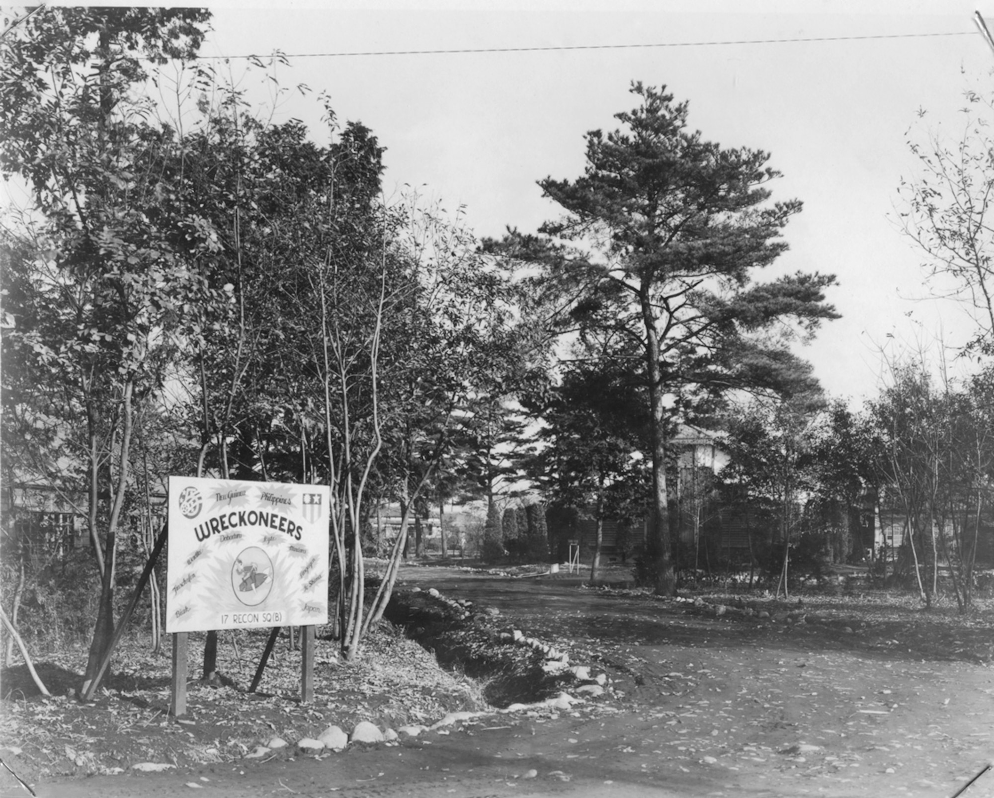 A November 1945 view of the former Seimei Gakuen area taken over by the
17th Reconnaissance Squadron. This area is where the Yokota gym and nearby
facilities between Airlift Avenue and Davis Street are located today. (U.S. Air
Force photo courtesy of the 374 Airlift Wing History Office)