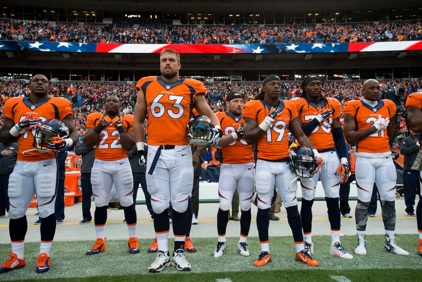 Broncos' player says military helped in pursuit of football jersey >  National Guard > Article View
