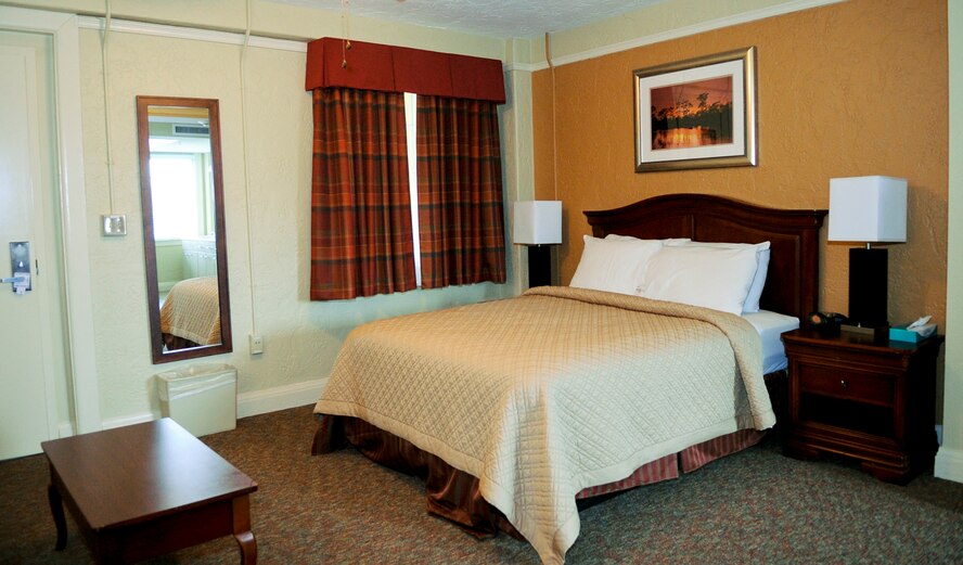 A standard room?s amenities include a refrigerator, television, full bathroom, microwave and coffee dispenser. The rate for rooms is between $60 and $73, with business suites receiving higher quality amenities along with being fully stocked with miscellaneous items that may have been left at home. (U.S. Air Force photo/Senior Airman Kristin High)