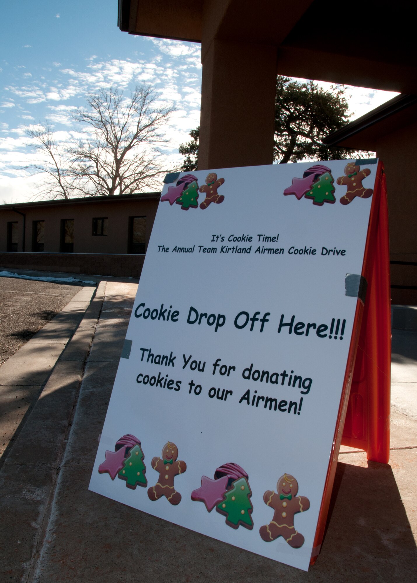 Members of the KSC will be available to accept cookie donations at the Mountain View Club Dec. 15 from 4 to 6 p.m. and Dec. 16 from 6:30 to 11 a.m. to accept cookie donations from the community. They are also seeking volunteers to help assemble the cookie plates. (Photo by Chris Neill)