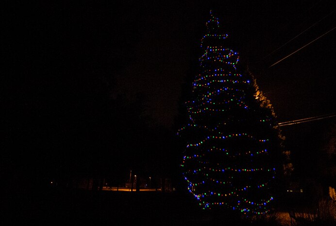 The annual Christmas tree lighting is an annual tradition held at both the Air Base and Weapons Station to kick off the holiday season. (U.S. Air Force photo/Senior Airman Melissa Goslin) 