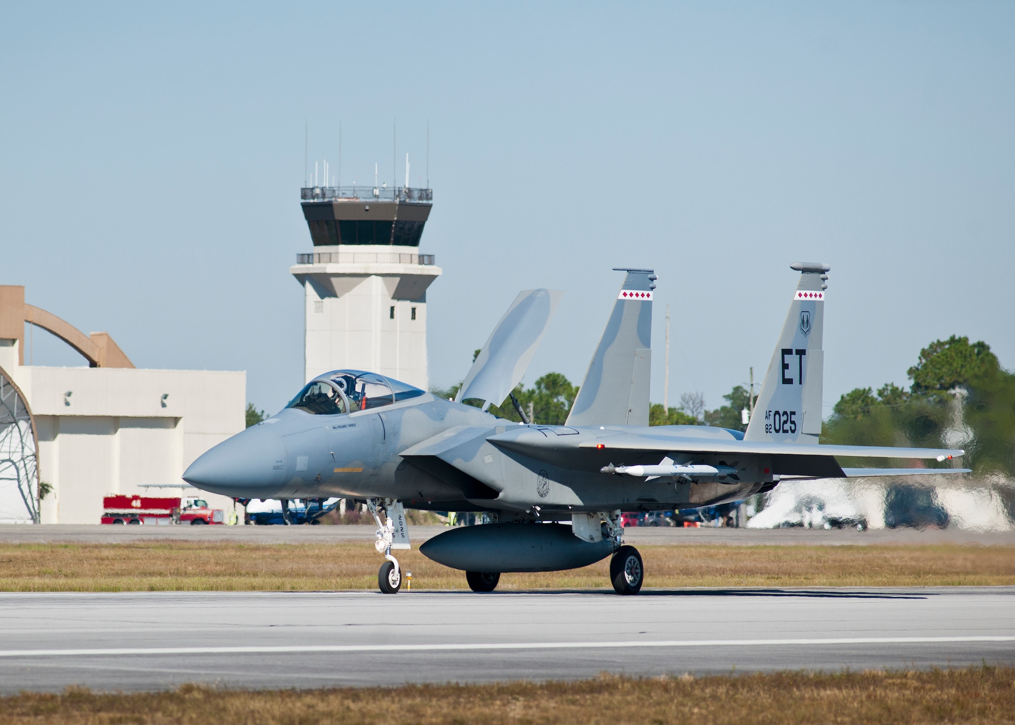 A 40th Flight Test Squadron F-15 Eagle taxis down the flightline at Duke Field during a morning sortie.  The 40th FTS Airmen fly operational test missions in the F-16, F-15 and A-10. The 40th FTS is a squadron in the 96th Test Wing. (U.S. Air Force photo/Samuel King Jr.)