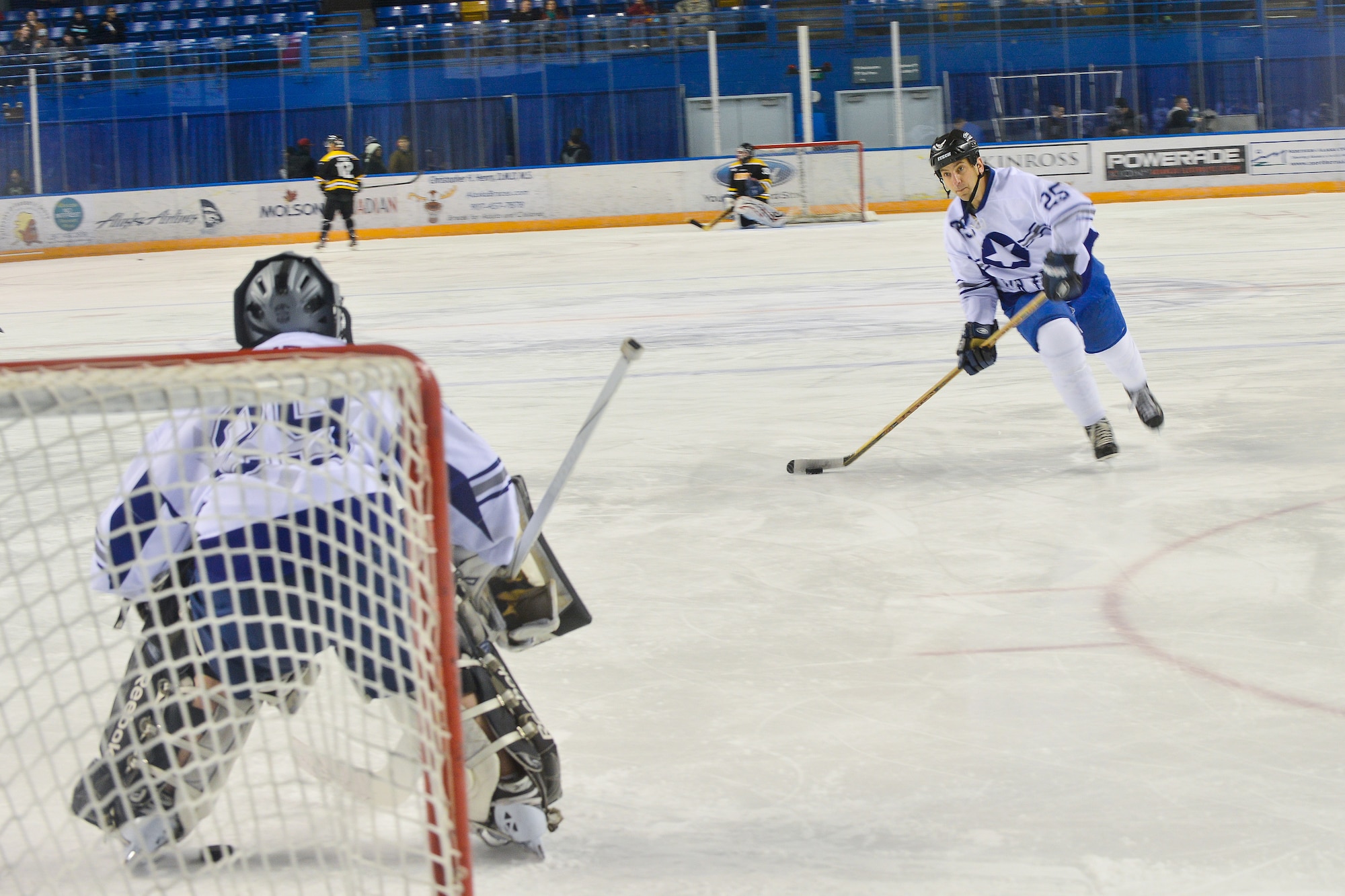 激安先着 Iceman hockey team wins 20th anniversary Commanders' Cup スポーツ