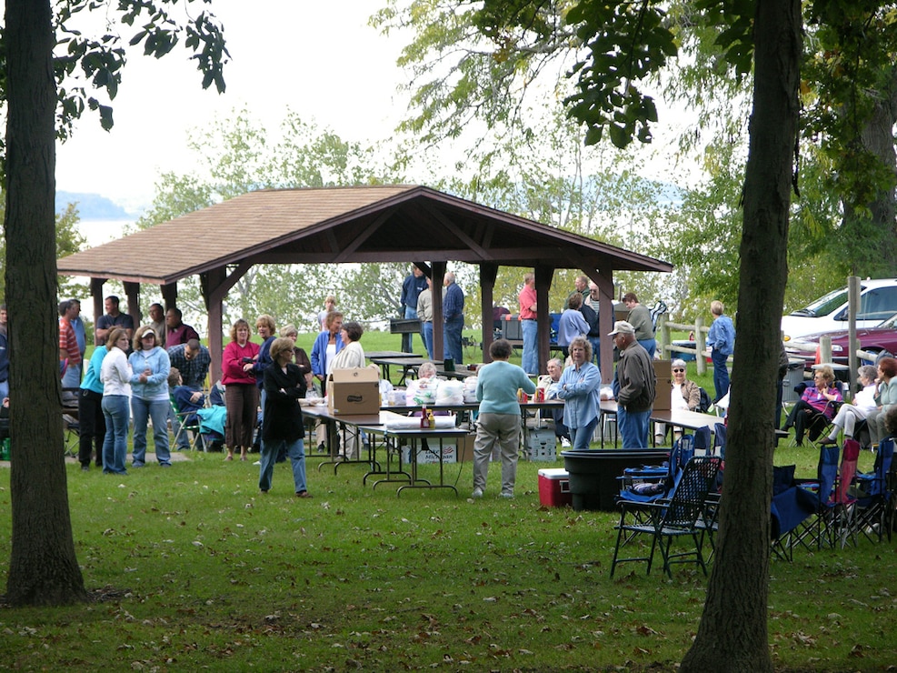 Picnickers at Fifield #1 shelter 