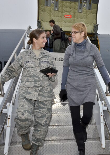 Kim Rafferty, Birmingham City Councilwoman, District 2 visits the 117th Air Refueling Wing. Rafferty was greeted by Colonel Cliff James, Wing Commander 117th Air Refueling Wing and Colonel Scott Grant, Wing Vice Commander. After a tour of the facility, Rafferty was briefed on the operations and mission of the 117 ARW. (U.S. Air National Guard photo by: Senior Master Sgt. Ken Johnson/Released)