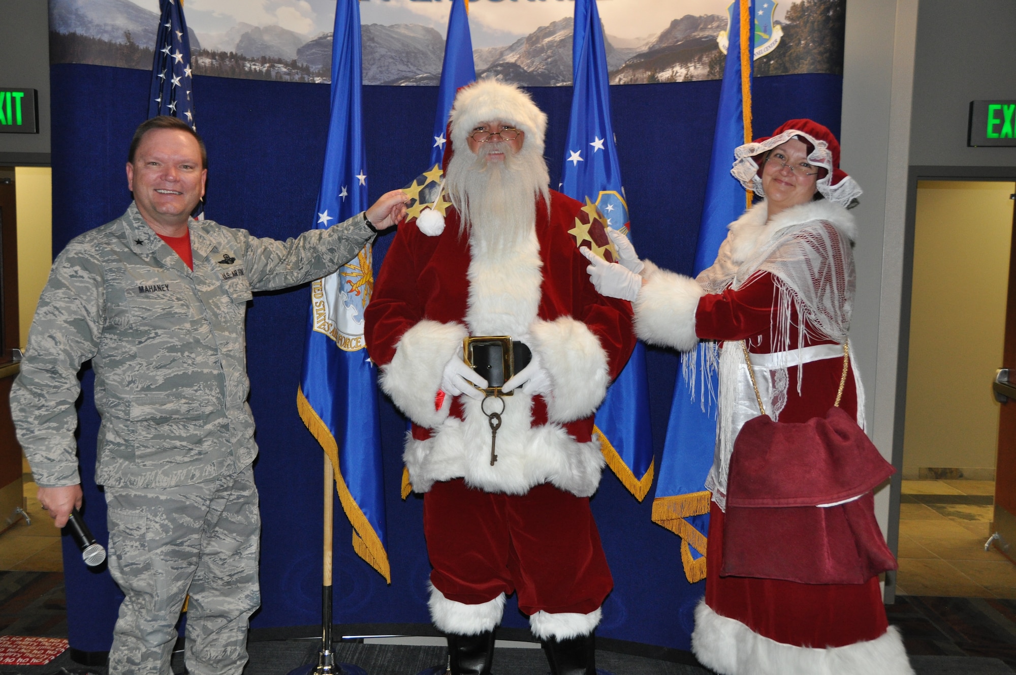 Santa and Mrs. Claus visits the Air Reserve Personnel Center Dec. 19, 2014, on Buckley Air Force Base, Colo. (U.S. Air Force photo/Tech. Sgt. Rob Hazelett)