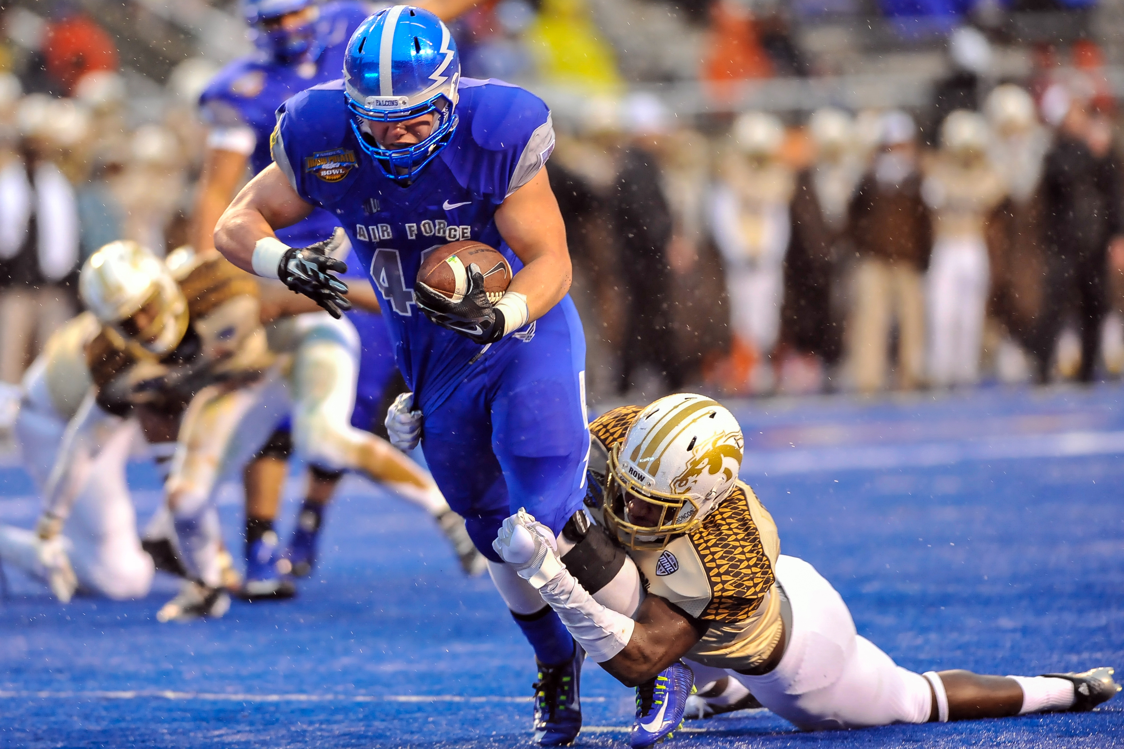 Falcons Slide Past Broncos For Potato Bowl Title U S Air Force
