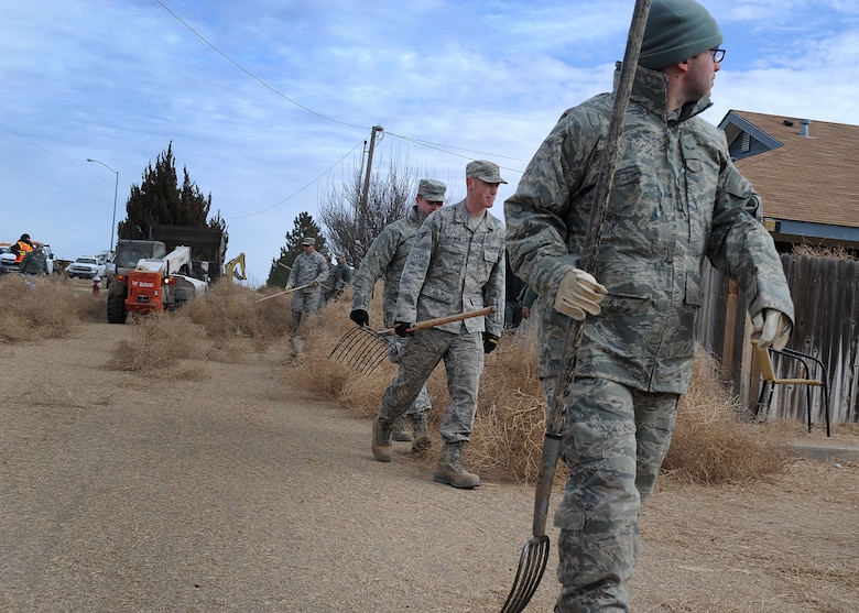Airmen combat tumbleweed invasion > Cannon Air Force Base > Article Display