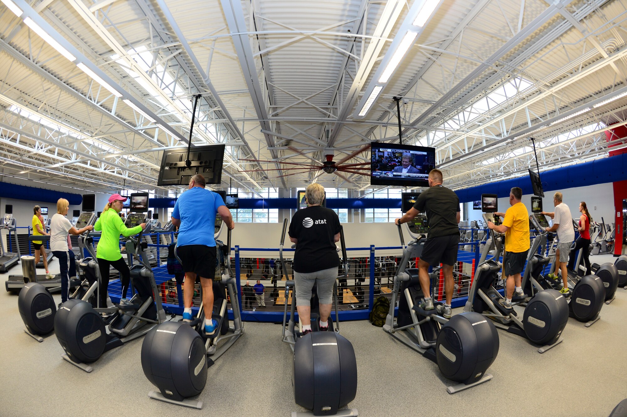 Short Fitness Center’s patrons workout on the new mezzanine at MacDill Air Force Base, Fla., Jan. 31, 2014. The old free-weight room has been under construction since July 2013 while builders added a second floor, also known as a mezzanine. (U.S. Air Force photo by Senior Airman Shandresha Mitchell/ Released)