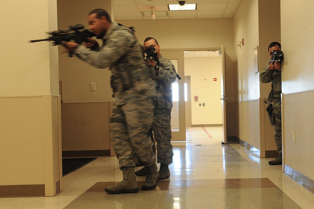 Base trains for active shooter scenario > Scott Air Force Base 