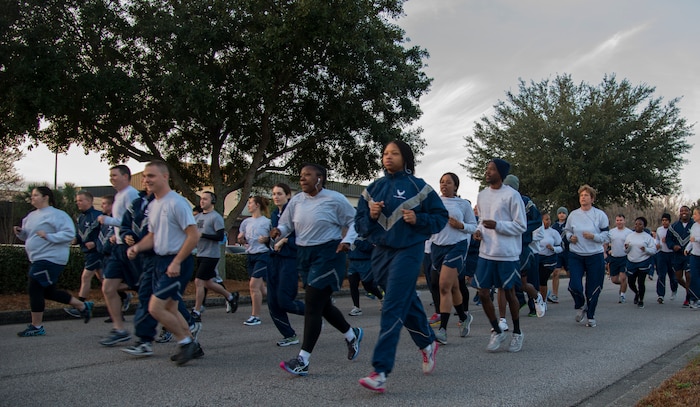 Members of Joint Base Charleston begin the Commander’s Challenge 5K Run Feb. 7, 2014, on Joint Base Charleston – Air Base, S.C. The Commander’s Challenge is held monthly to test Team Charleston’s fitness abilities. (U.S. Air Force photo/ Airman 1st Class Clayton Cupit)
