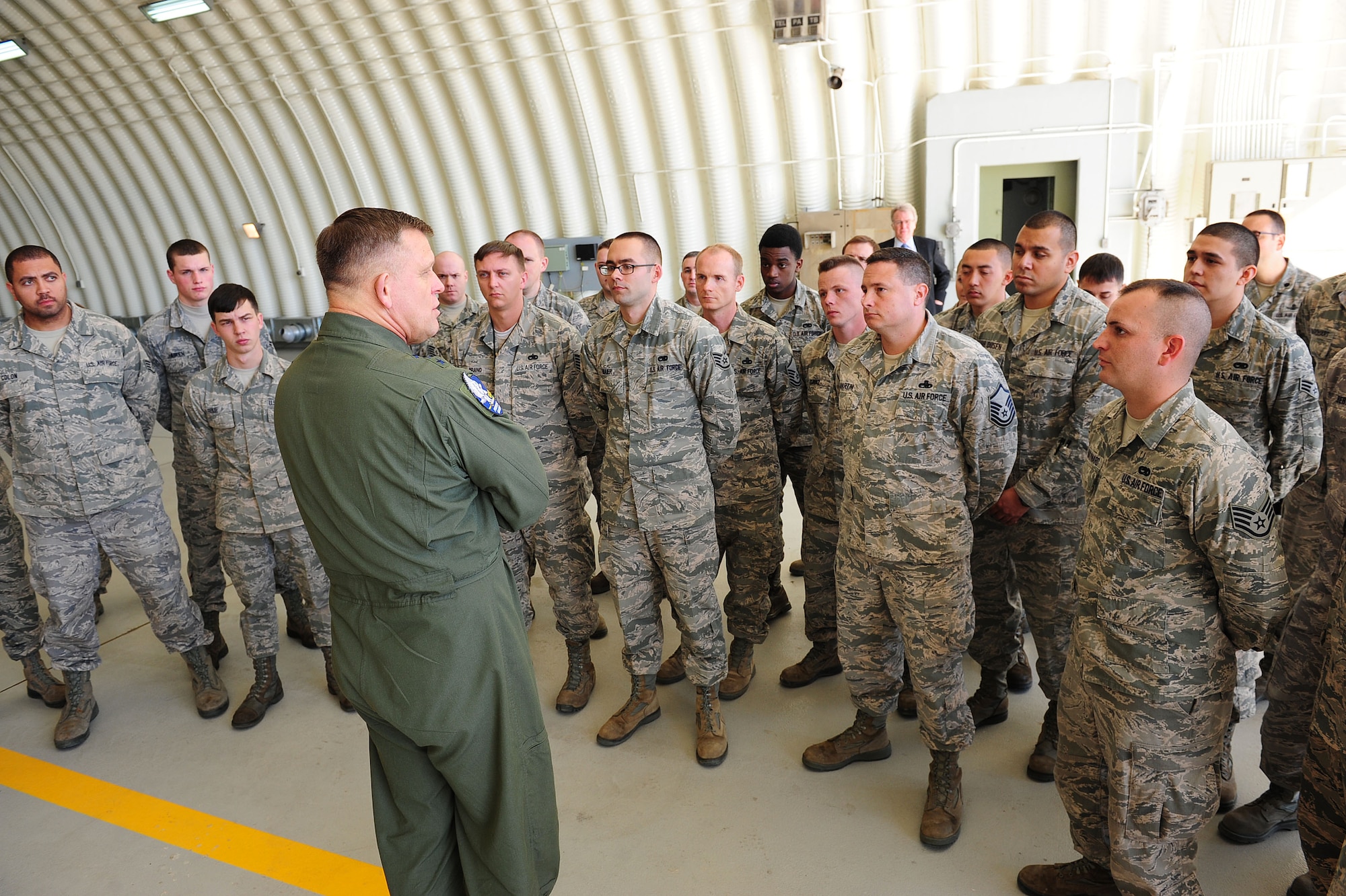 INCIRLIK AIR BASE, Turkey – The U.S. Air Forces in Europe and Air Forces Africa commander Gen. Frank Gorenc, visits with Airmen from the 39th Maintenance Squadron Feb. 5, 2014.  The general traveled to Incirlik and other U.S. military units across Turkey to visit service members and to see firsthand their role in current NATO and USAFE-AFAFRICA operations.  He also spoke to Airmen and their spouses about overall morale and welfare topics and shared the significance of the USAFE-AFAFRICA motto: “Forward, Ready, Now” as well as the “Step Up, Step In” campaign. (U.S. Air Force photo by Airman 1st Class Nicole Sikorski/Released)