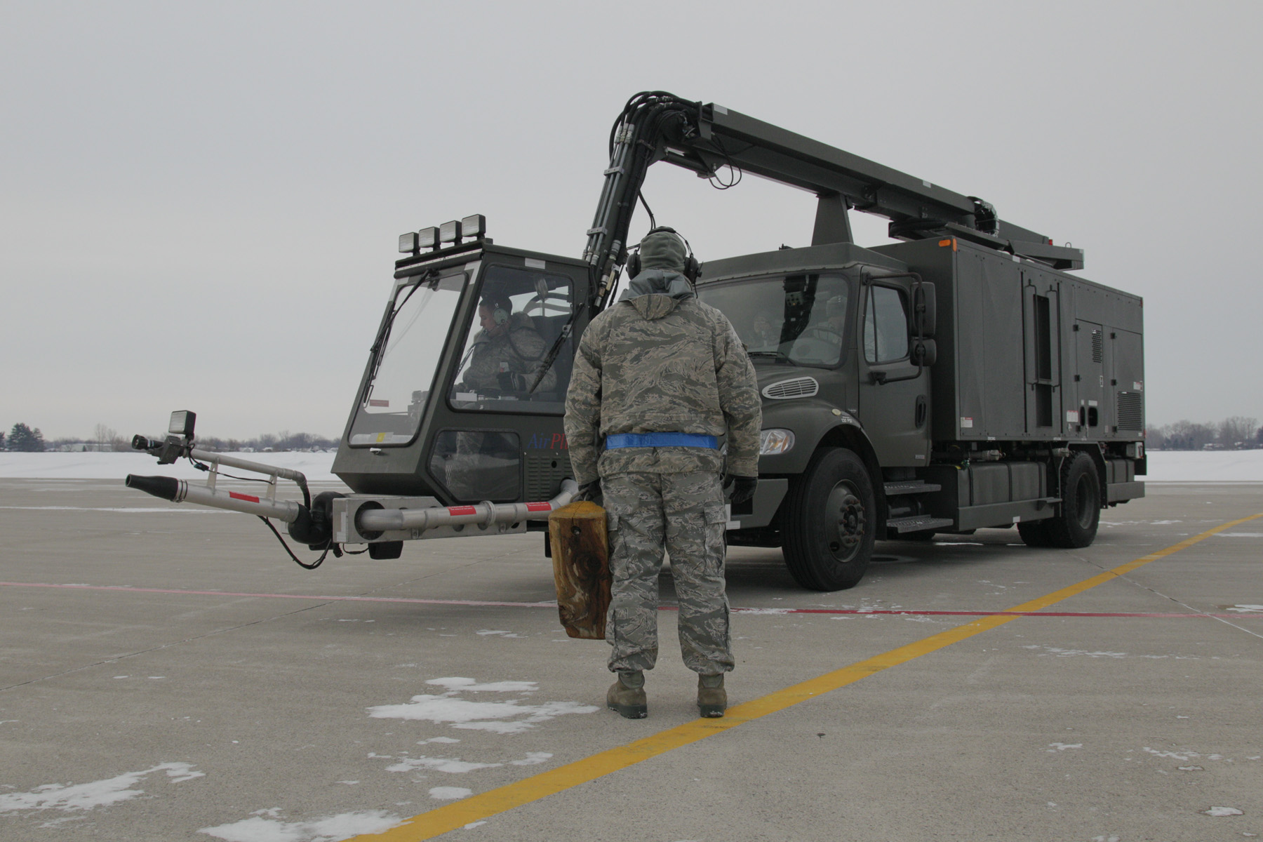 KC135 deicing