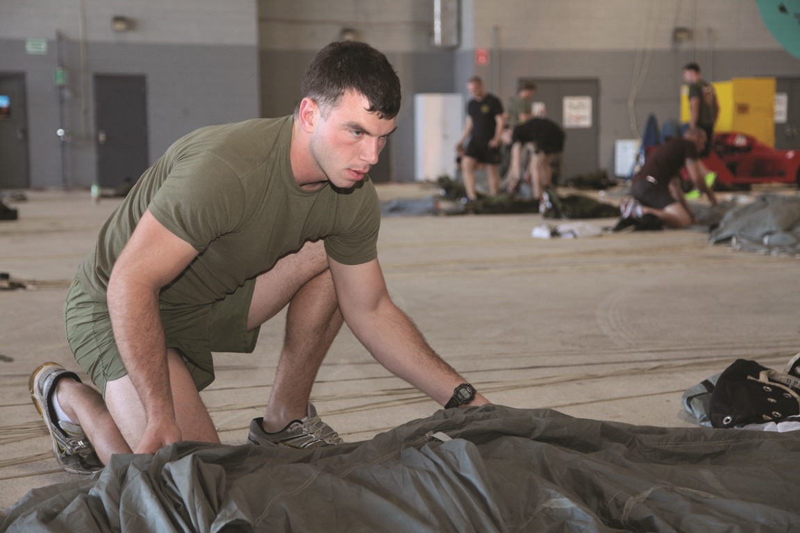 Recon Marines prepare to take to the skies > United States Marine Corps ...